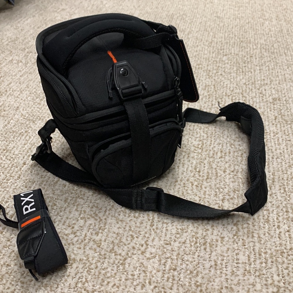 Vanguard RX10 uprise II camera bag